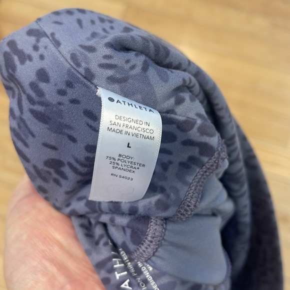 Athleta Violet Print Salutation Crop Jogger Lifestyle Fitness Pant - Picture 12 of 12